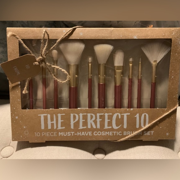 COPY - Cosmetic brush new in box - Picture 1 of 1